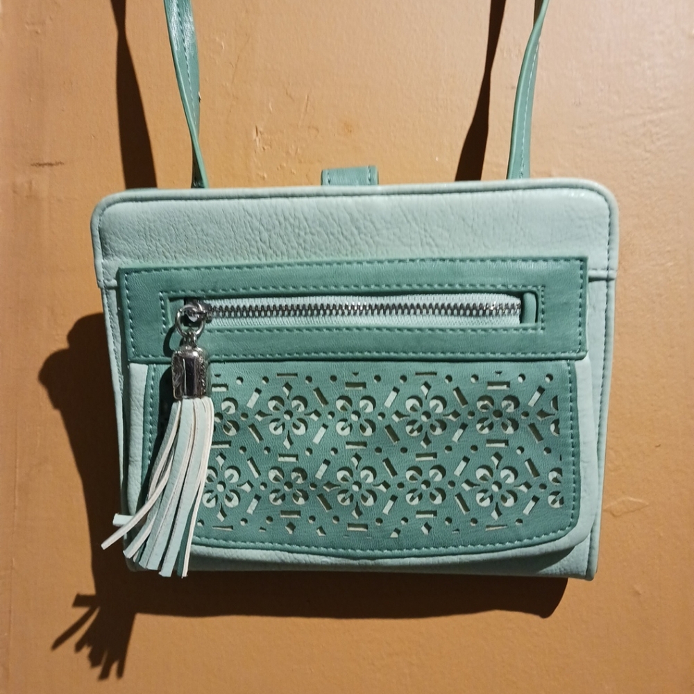 Relic Women's Green Faux Leather Lined Wallet Purse Crossbody